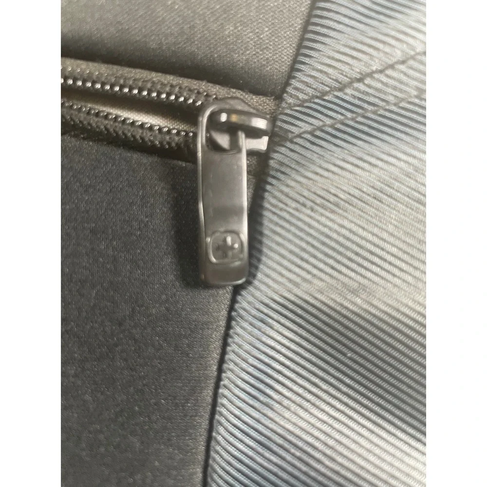 Wenger SwissGear Laptop Bag Padded Black Messenger Travel Briefcase Strap